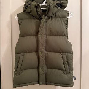 Aritzia Super (Re)Puff Vest
